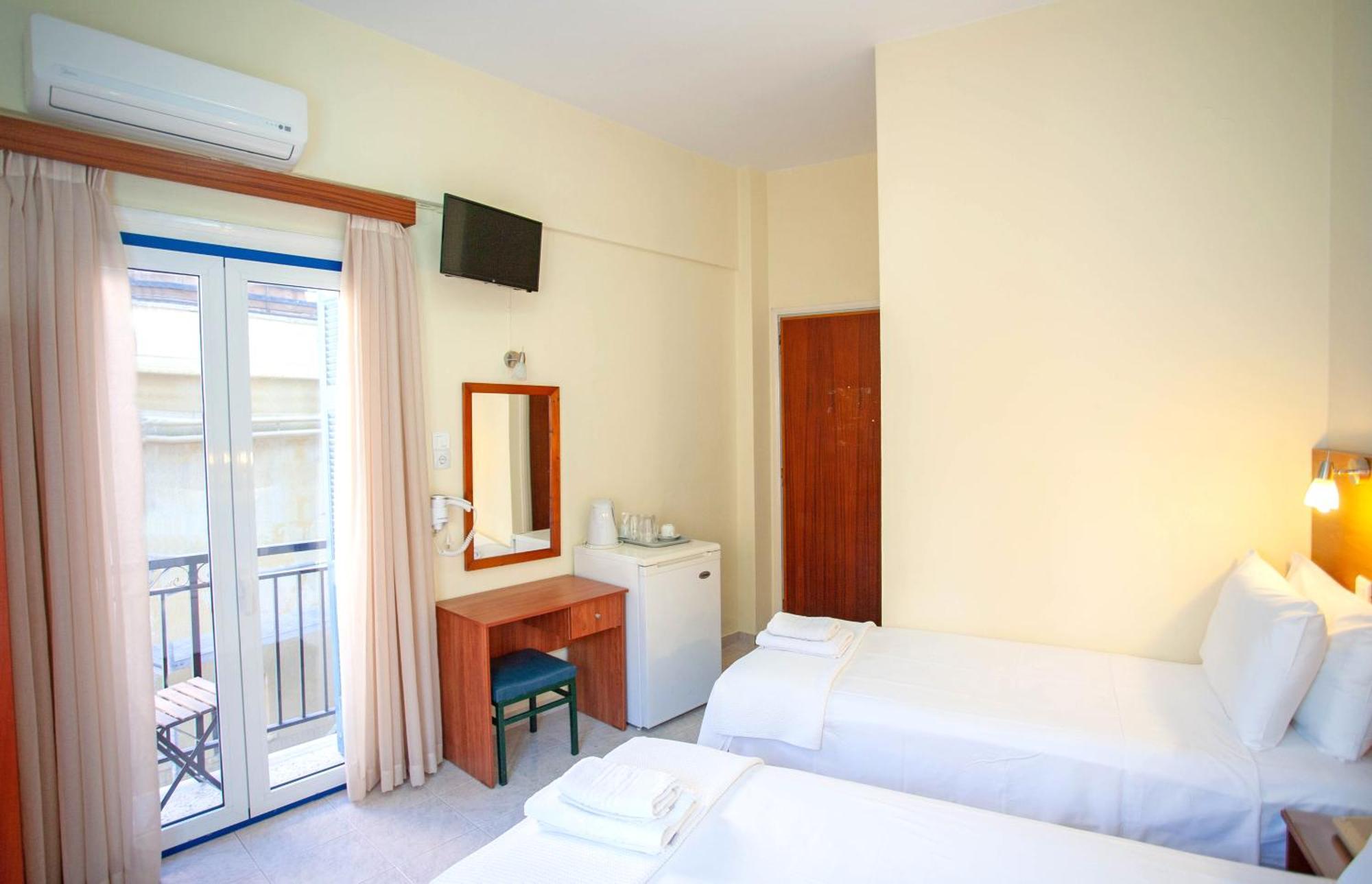 Lucia Hotel Chania  Bagian luar foto