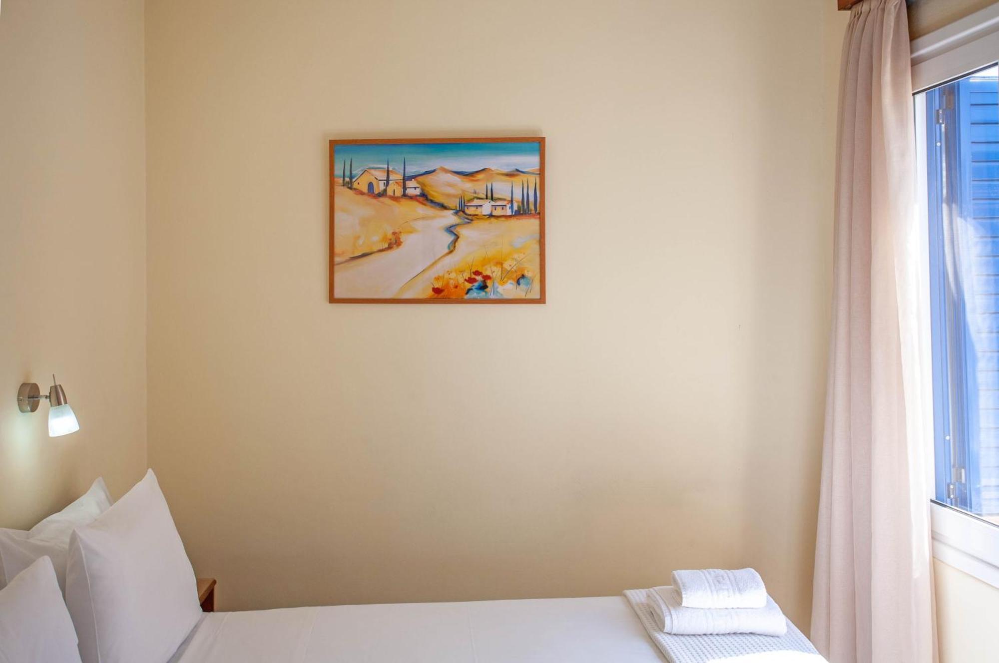 Lucia Hotel Chania  Bagian luar foto