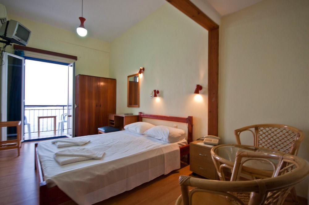 Lucia Hotel Chania  Bagian luar foto