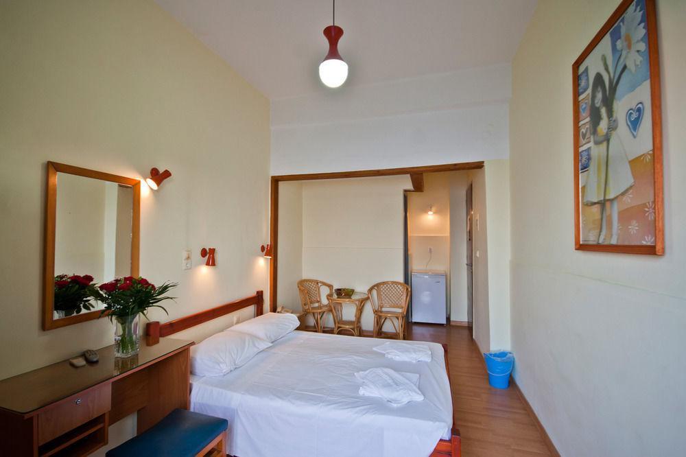 Lucia Hotel Chania  Bagian luar foto